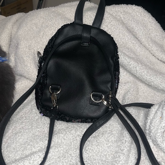 Black mini bookbag - Picture 3 of 3